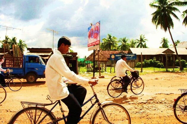 ប្រទេសកម្ពុជាៈ ដី និងសន្លឹកឆ្នោតជាច្រើនដែលត្រូវបានគេលួច?