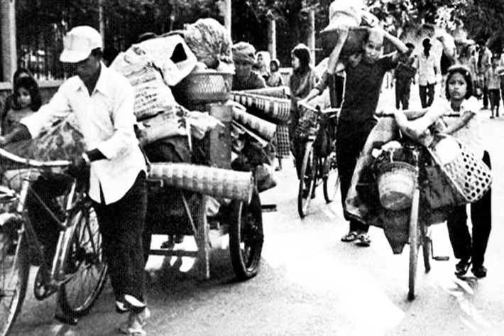 មកជាមួយនឹងការបំផ្លាញជីវិតមនុស្ស និងទ្រព្យសម្បត្តិ ខ្មែរក្រហមបានបន្សល់ទុកមូយចំនួនធំនួវវិបត្តិផ្លូវចិត្ត ដ៏ធ្ងន់ធ្ងរ។ ភ្នាក់ងារសារព៌តមានបារាំង អាអេហ្វពេ(AFP) មកជាមួយនឹងការបំផ្លាញជីវិតមនុស្ស និងទ្រព្យសម្បត្តិ ខ្មែរក្រហមបានបន្សល់ទុកមូយចំនួនធំនួវវិបត្តិផ្លូវចិត្ត ដ៏ធ្ងន់ធ្ងរ។ ភ្នាក់ងារសារព៌តមានបារាំង អាអេហ្វពេ(AFP) . Afp